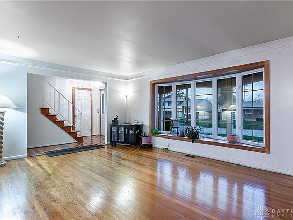 3rd image of 3628 Castano Dr