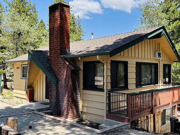 3rd image of 2469 Oak Dr #2