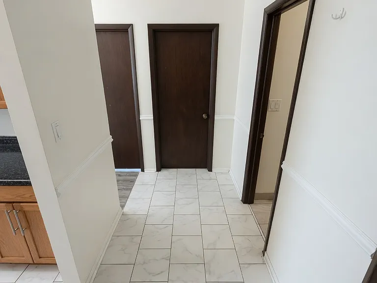 5686 N Elston Ave — Photo 10