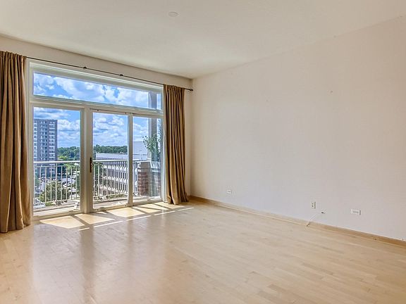 4th image of 8727 W Bryn Mawr Ave APT 706