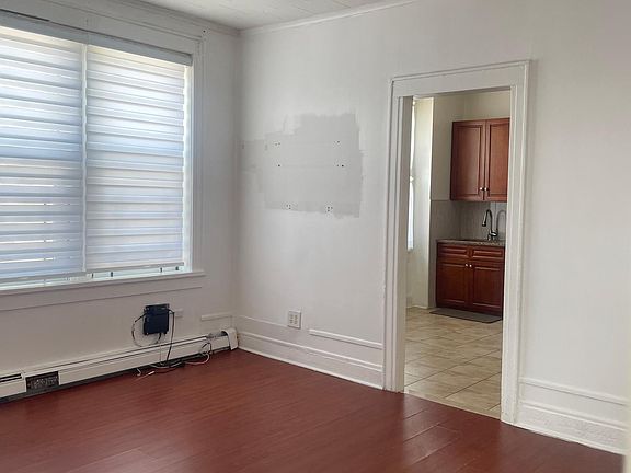 3rd image of 14620 Rockaway Blvd Suite 2