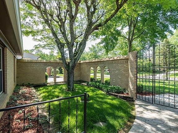 2nd image of 9250 Village Green Dr