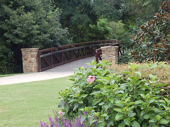  Walking Trail access 