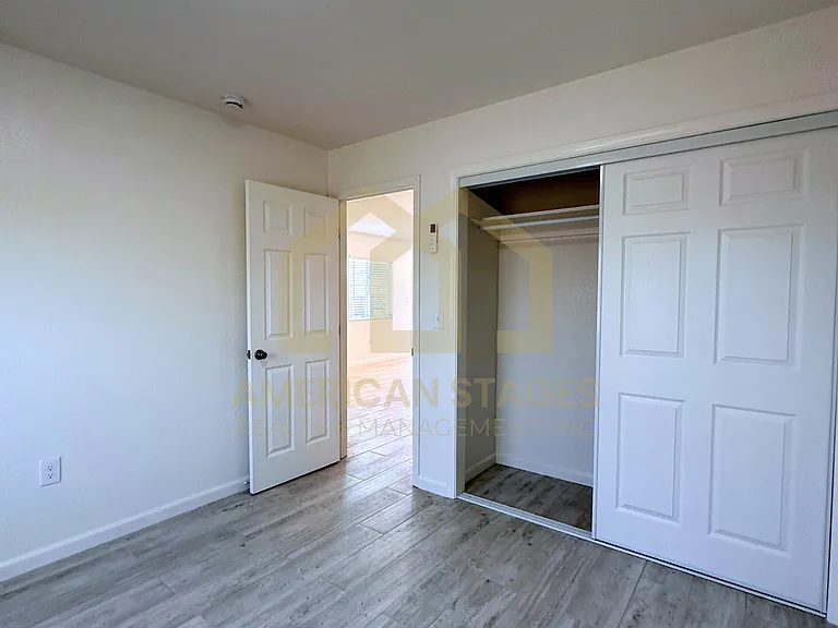 1101 W Oak Ave #A — Photo 8