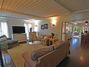 4th image of 2085 Kerwood Ave