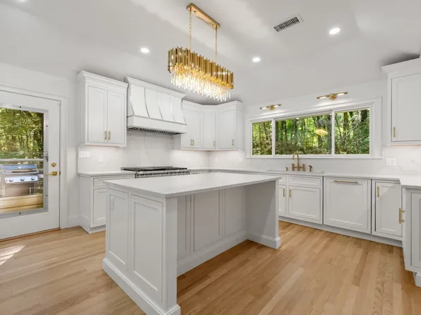 80 Doublet Hill Rd, Weston, MA 02493