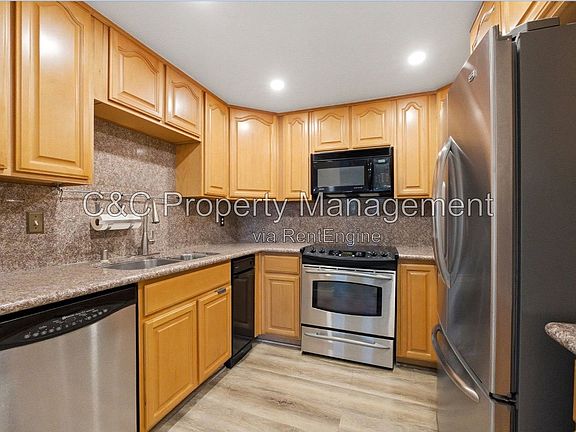 2nd image of 42 Muirfield Ct