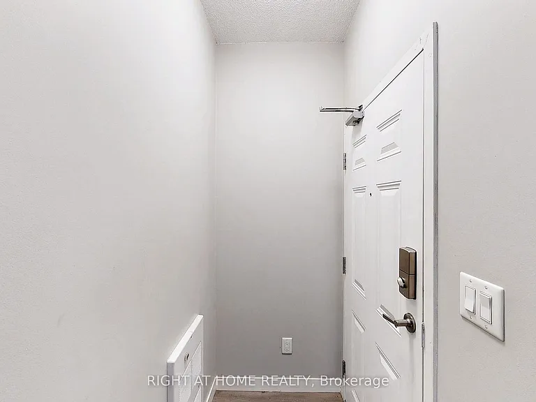 630 Rogers Rd #14 — Photo 18