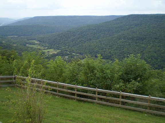 4th image of 2015 Laurel Lake Dr