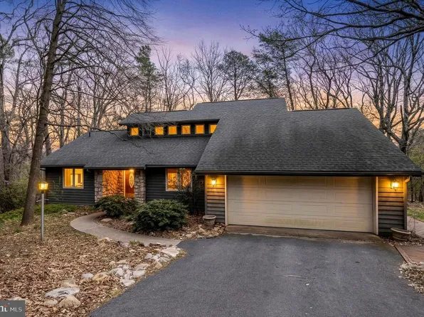 3229 Hopkins Dr, McGaheysville, VA 22840