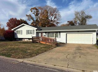 428 Pendik Rd, Jacksonville, IL 62650