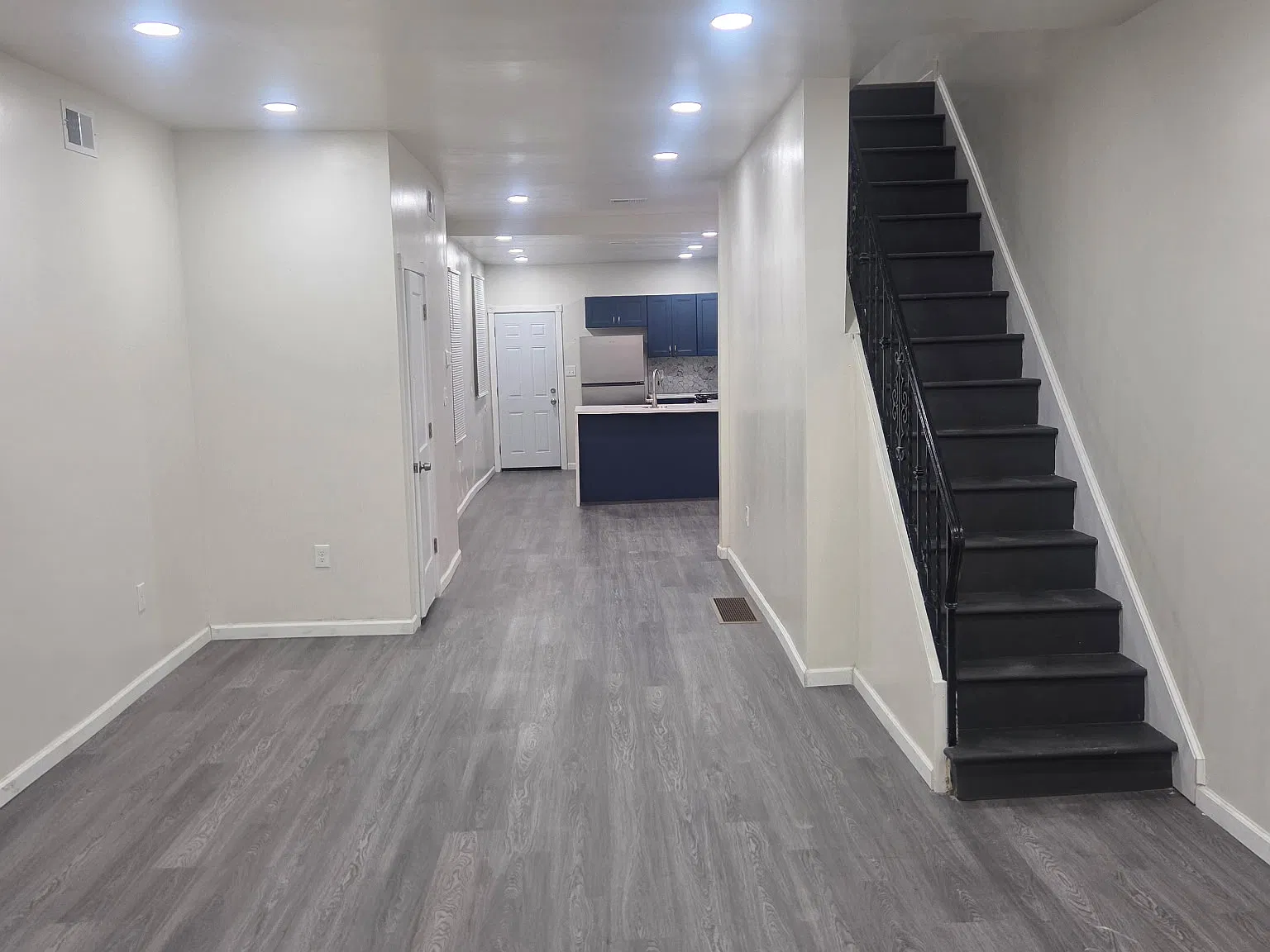 3 bed, 2.5 bath, 1324 sqft, $2,000 — Photo 3