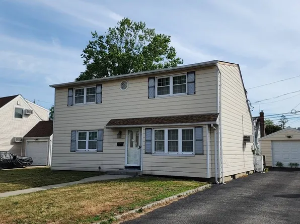 980 Windermere Rd, Franklin Square, NY 11010