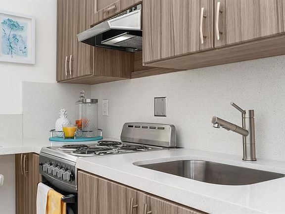 4th image of 620 NE 2nd Ct #203