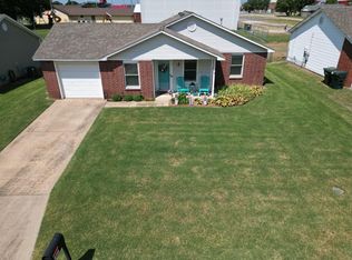 1821 Lexington Rd, Claremore, OK 74017
