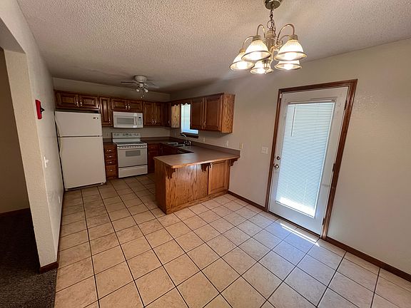 3rd image of 1204 Vest Dr #1204
