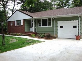 235 Manor Rd, Huntington, NY 11743