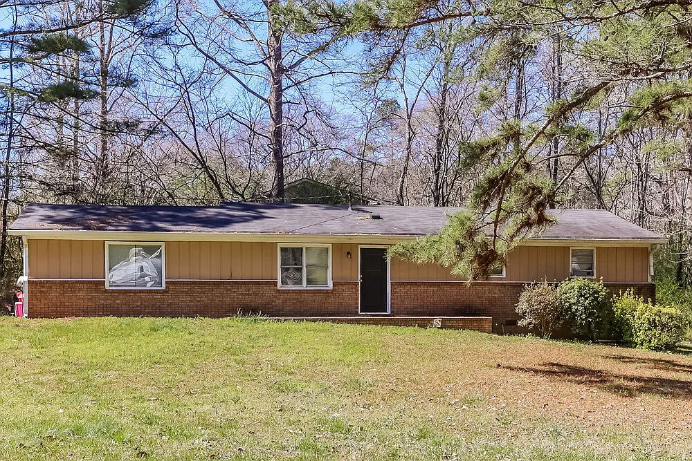 3 bed, 2.0 bath, 1104 sqft, $1,665 — Photo 1