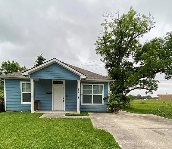 3 bed, 1327 sqft, $1,850 — Photo 2