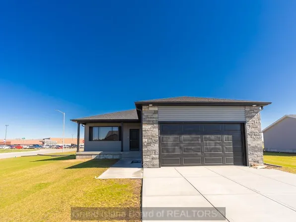 214 Thelen St, Wood River, NE 68883