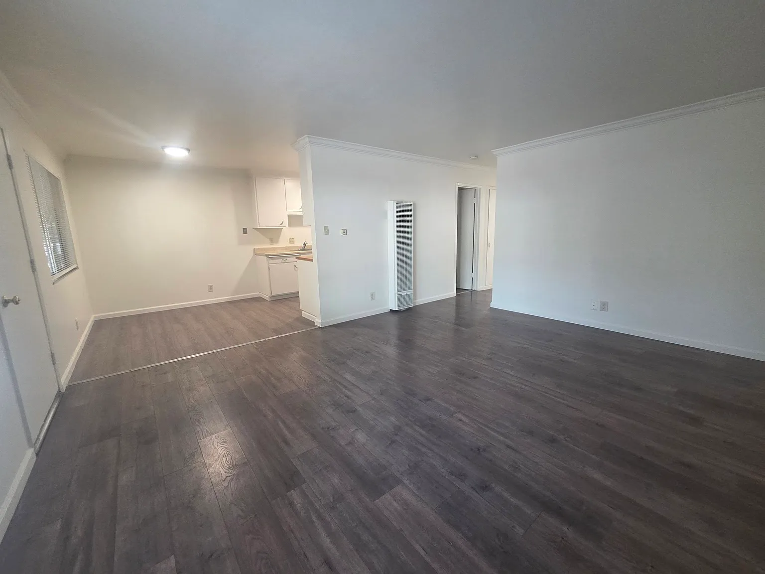 2 bed, 850 sqft, $2,360 — Photo 1