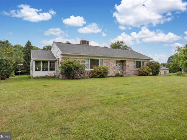 7423 Boyertown Pike, Douglassville, PA 19518