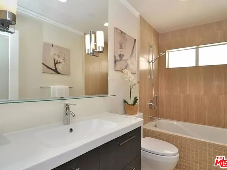 5354 Lindley Ave #301 — Photo 11