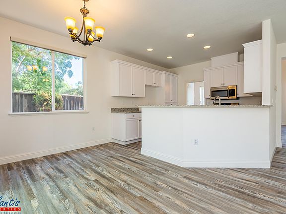 4th image of 2158 Ceynowa Ln