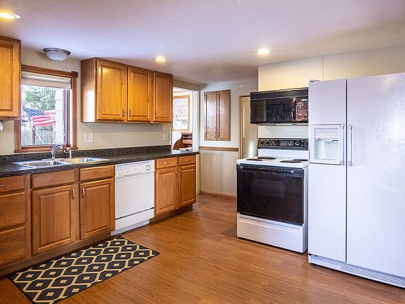 2nd image of 2614 W Palisades Dr