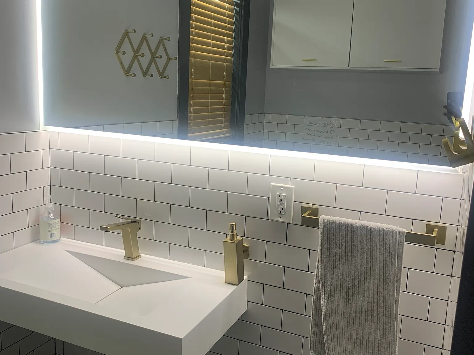 12 bed, 3000 sqft, $1,000 — Photo 1