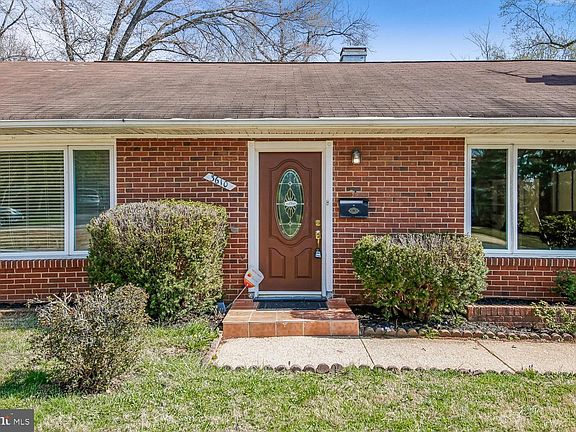 5th image of 3610 Parklane Rd