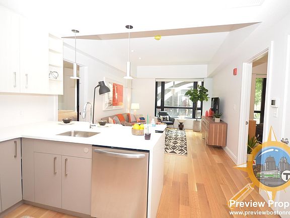 4th image of 133 Camden St #105