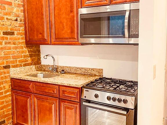 4th image of 215 E 76th St APT 3C