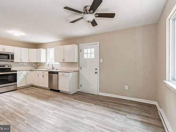 4th image of 63 Palmetto Ave