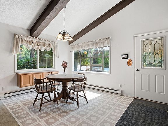 3rd image of 19 McManus Ln