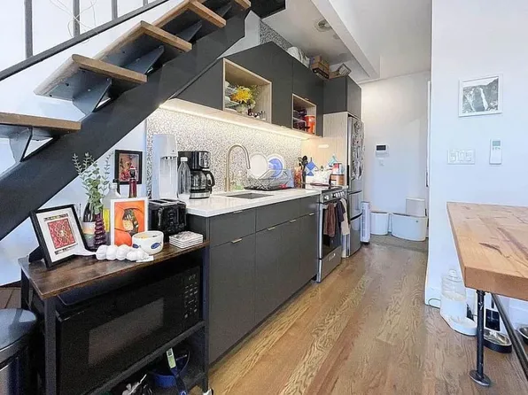 553 Gates Avenue image 1 of 6