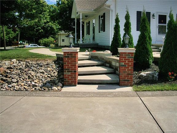 3rd image of 3299 E Pleasant Dr