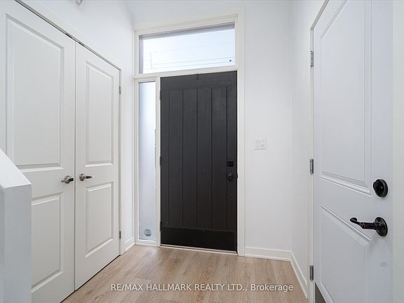 4th image of 53 Wood St E