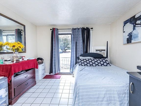 2nd image of 270 E Haverhill St APT 3