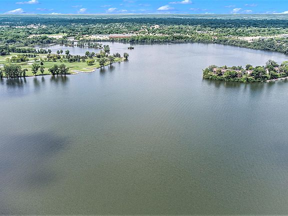 4th image of 7978 Lake Crest Dr
