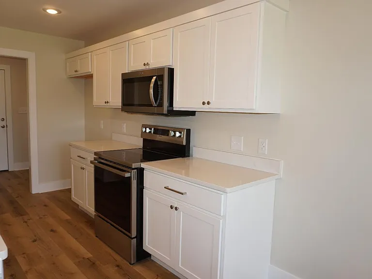 1814 N Oak St — Photo 10