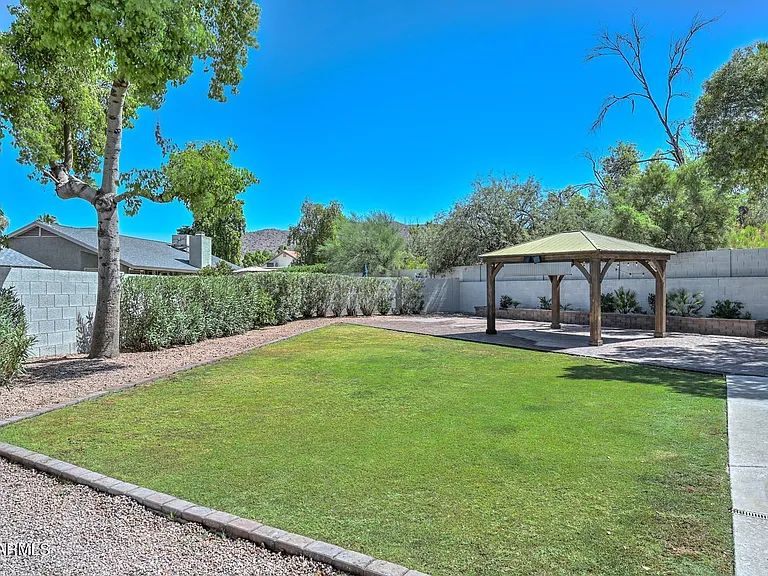 11509 N 109th Way — Photo 5
