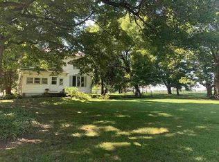 2611 E Il Route 72, Leaf River, IL 61047