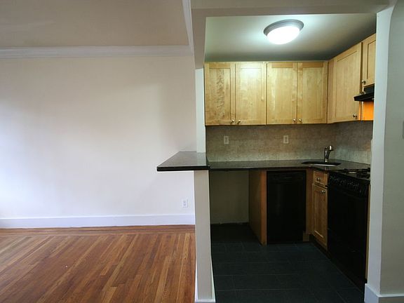 2nd image of 128 Saint Marks Pl APT 3C