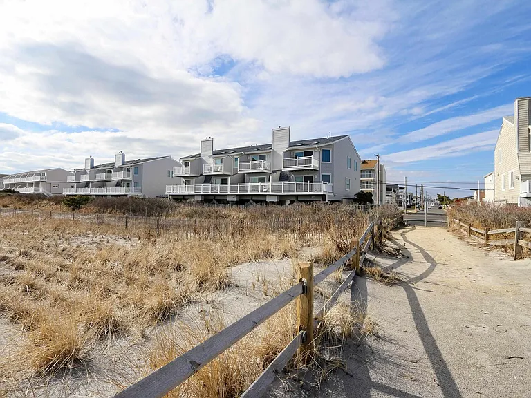 512 E Brigantine Ave #2 — Photo 30