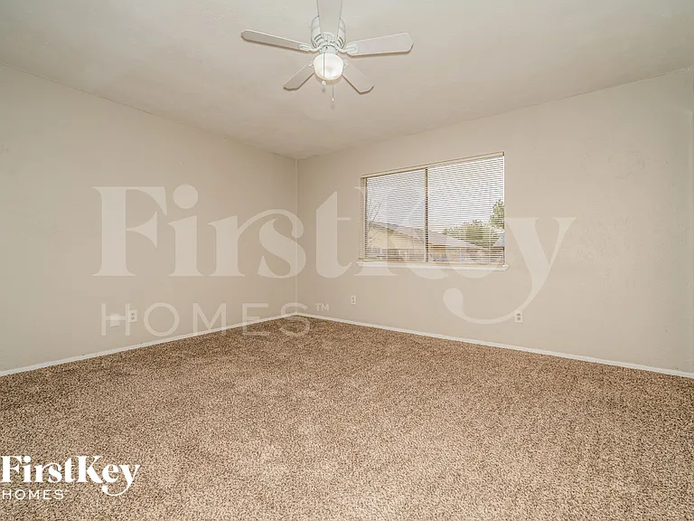 6403 Redwood Ln — Photo 8