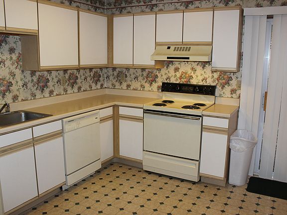 3rd image of 30-1 One Warsaw Ave