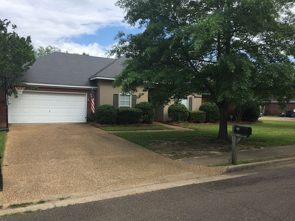 2nd image of 703 Spring Hill Dr
