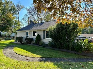 8 Hayes St, Danbury, CT 06811