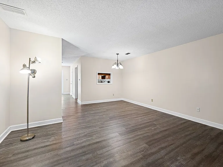 5918 King Charles Ct — Photo 11